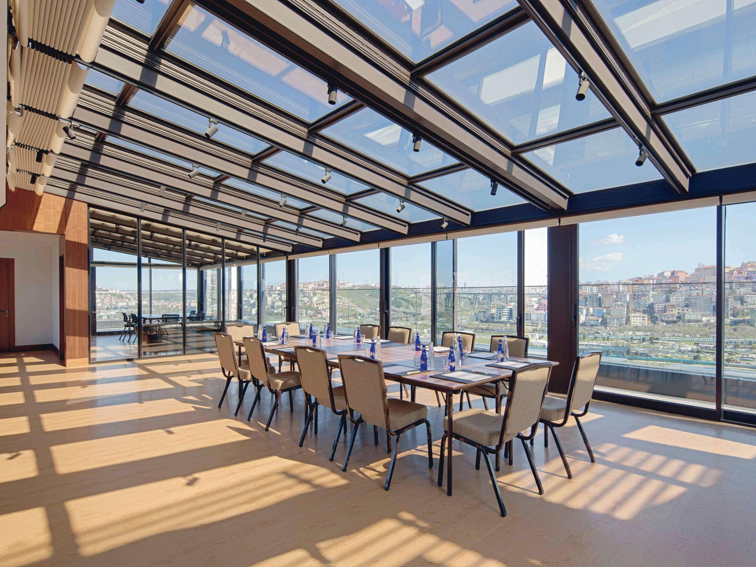 Moevenpick Istanbul Hotel Golden Horn Exteriér fotografie The Skylight