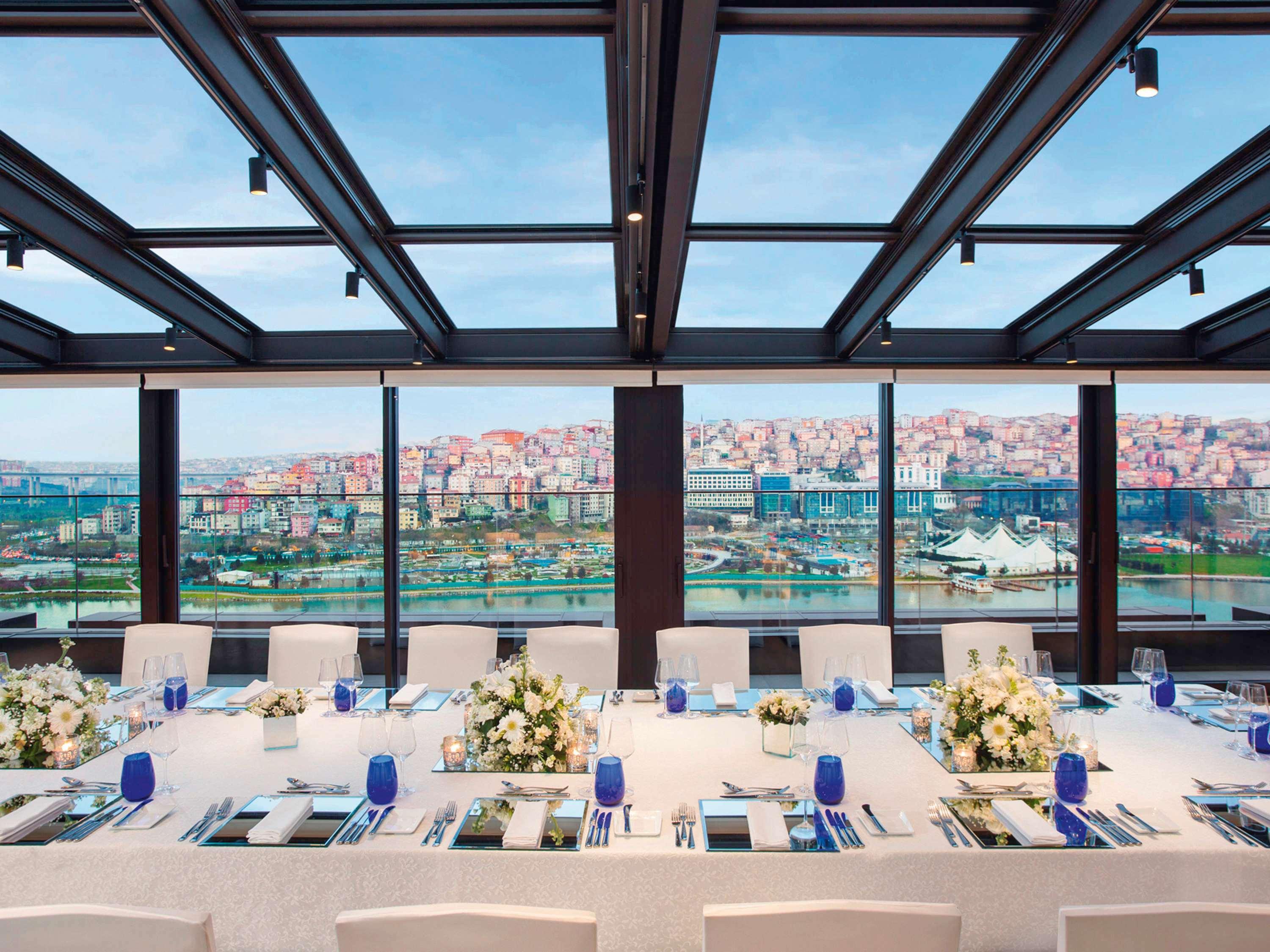 Moevenpick Istanbul Hotel Golden Horn Exteriér fotografie The Sky Bar