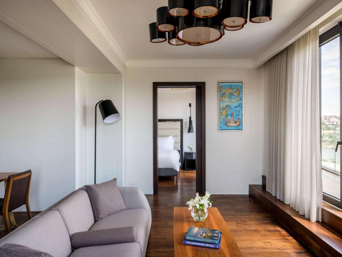 Moevenpick Istanbul Hotel Golden Horn Exteriér fotografie A suite at the hotel