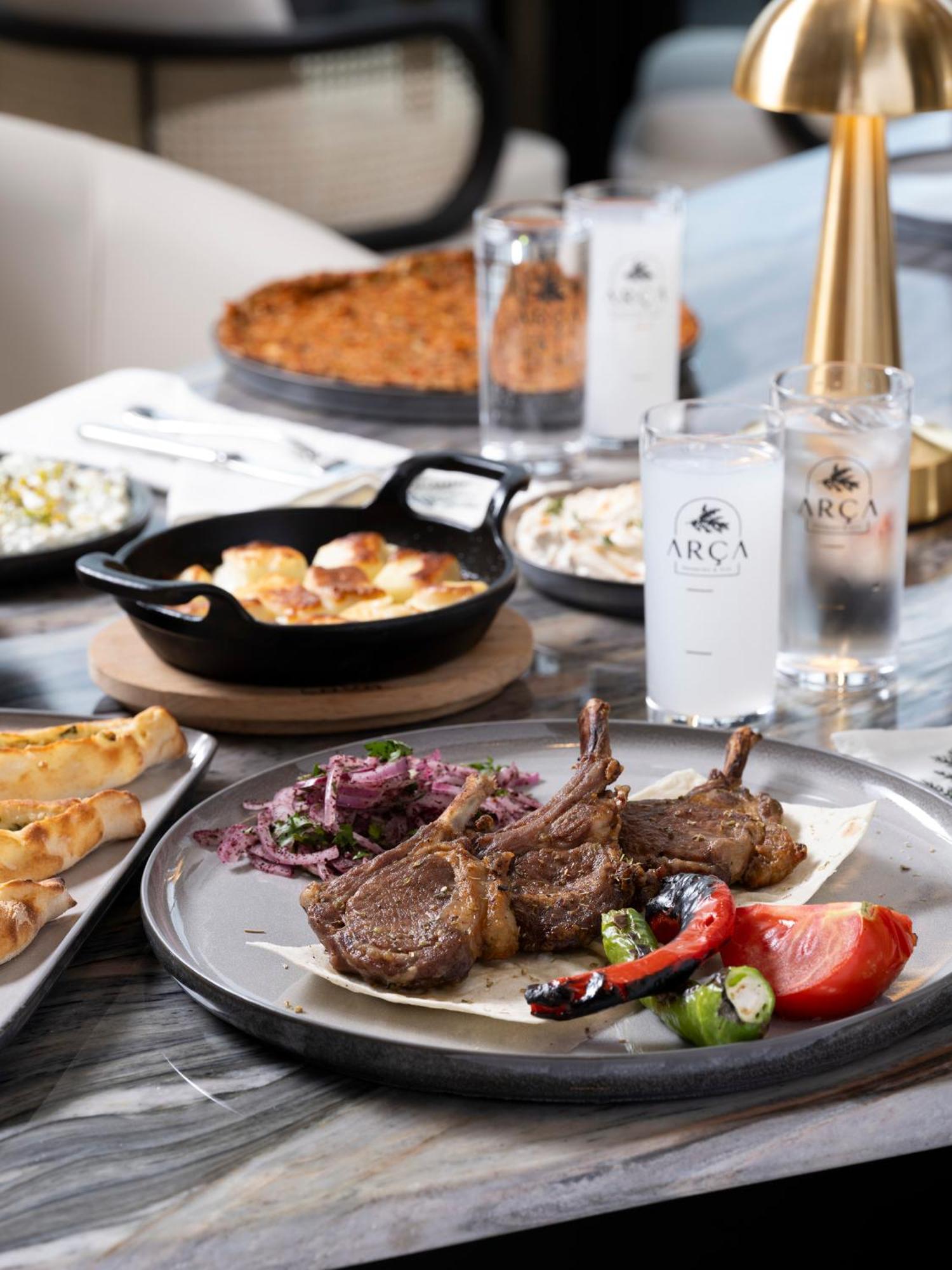Moevenpick Istanbul Hotel Golden Horn Exteriér fotografie A selection of dishes at Arca