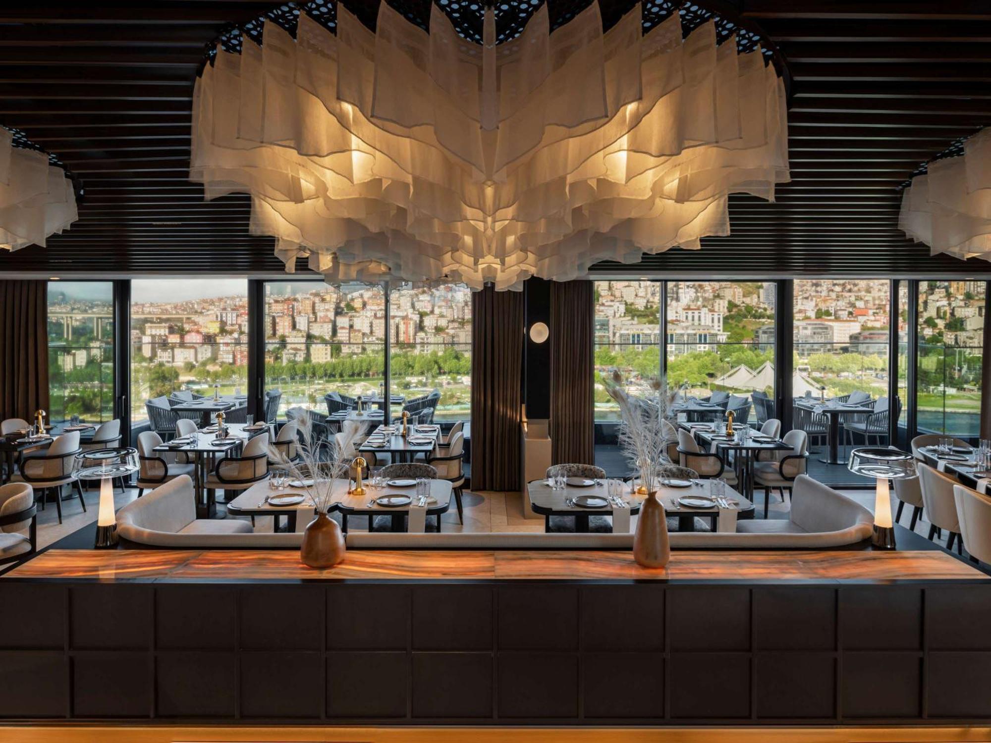 Moevenpick Istanbul Hotel Golden Horn Exteriér fotografie Restaurant