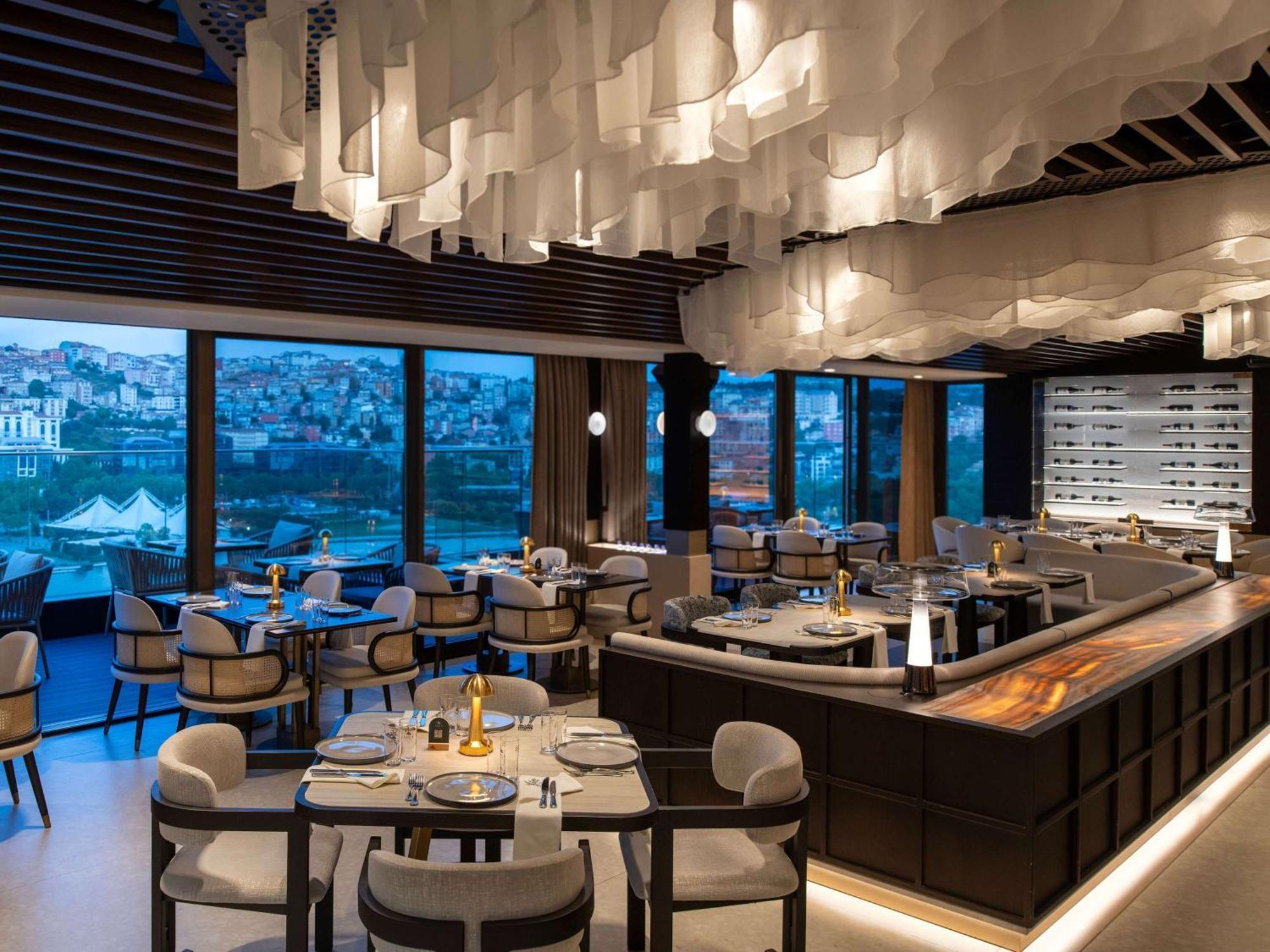 Moevenpick Istanbul Hotel Golden Horn Exteriér fotografie The restaurant