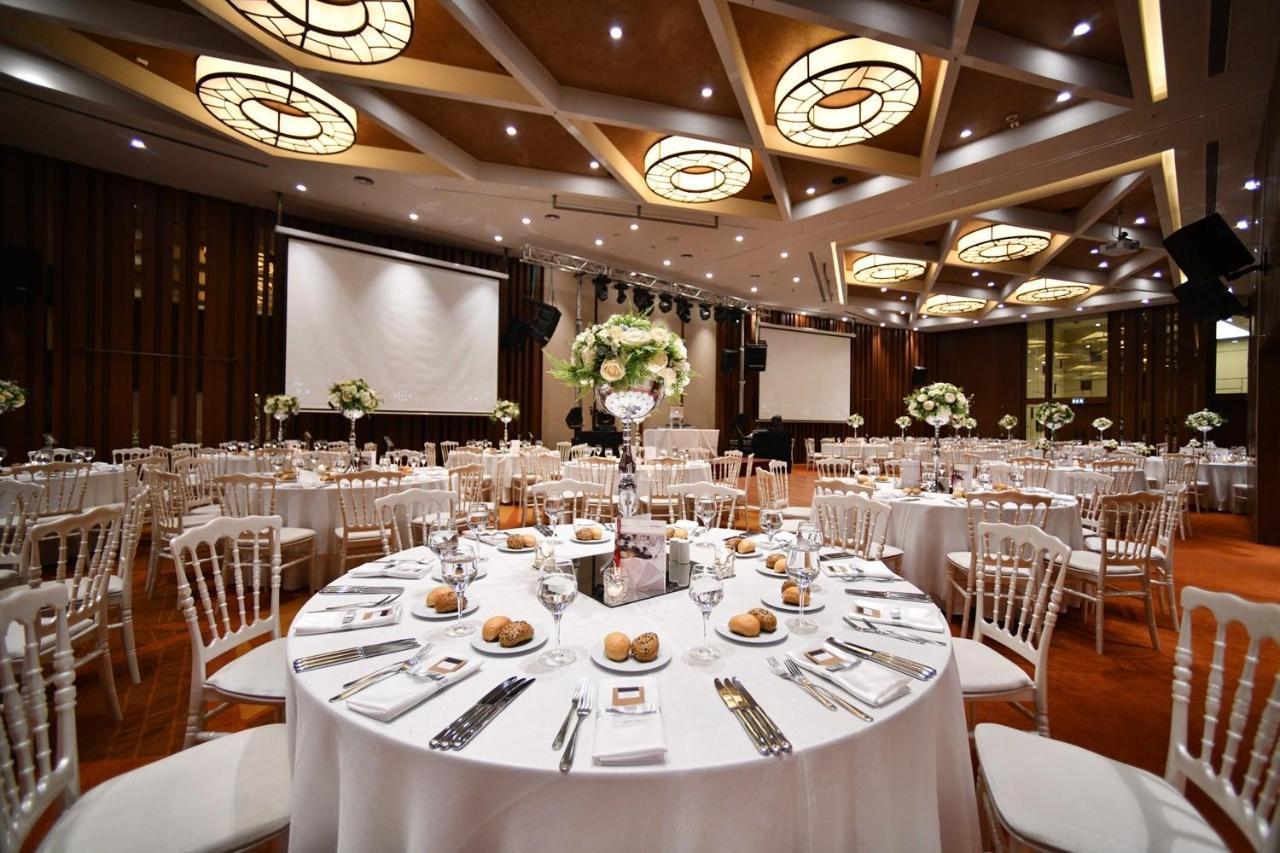 Moevenpick Istanbul Hotel Golden Horn Exteriér fotografie The ballroom at the Royal Albert Hall
